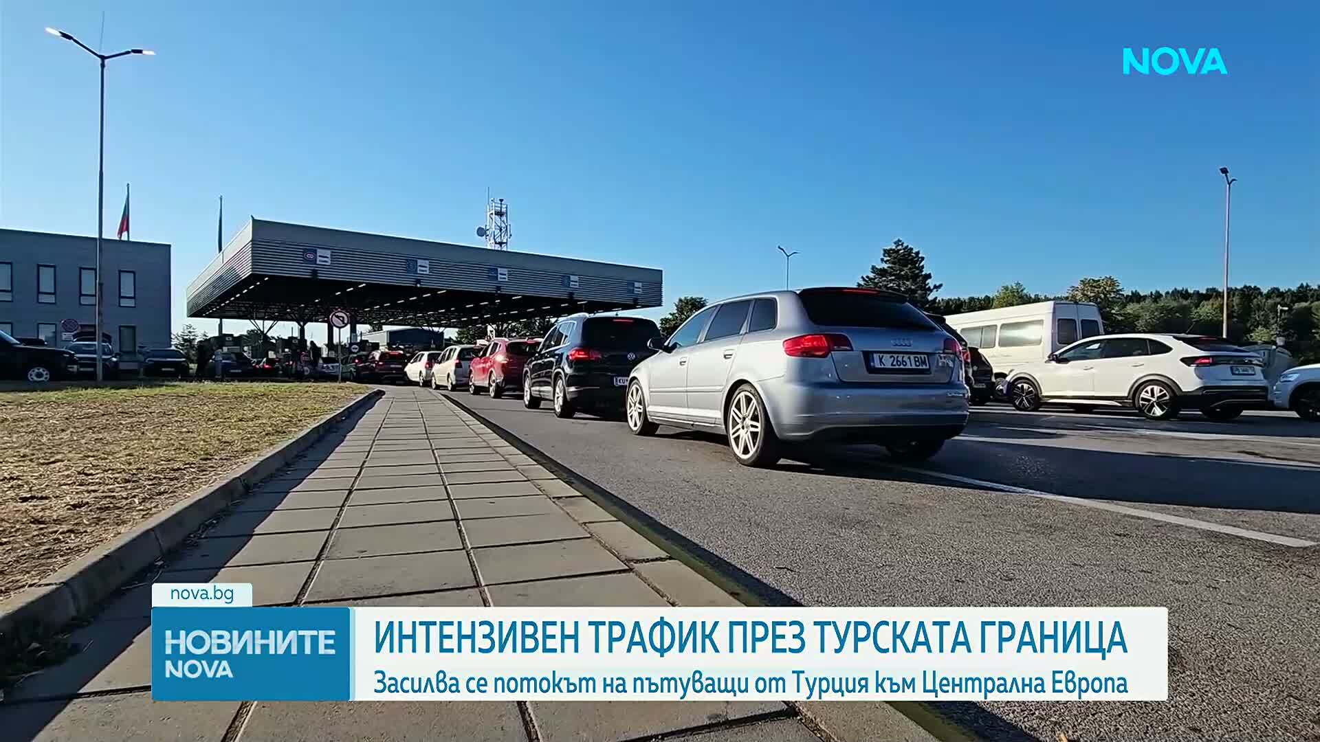 Интензивен трафик по магистралите, катастрофа с тирове  задръсти Кресна