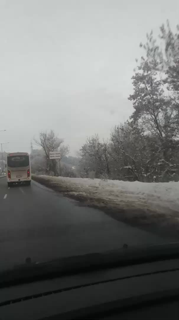 Прелитащ автобус