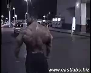 Кевин Леврон Позира Пред Фенове 
