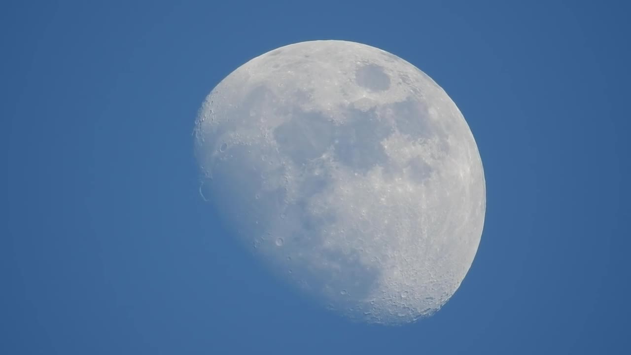 Да видим луната отблизо с Nikon coolpix P900 83x оптичен zoom