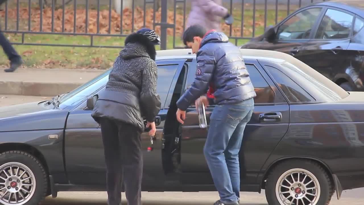 Да отключиш колата на пиян шофьор - Социален експеримент
