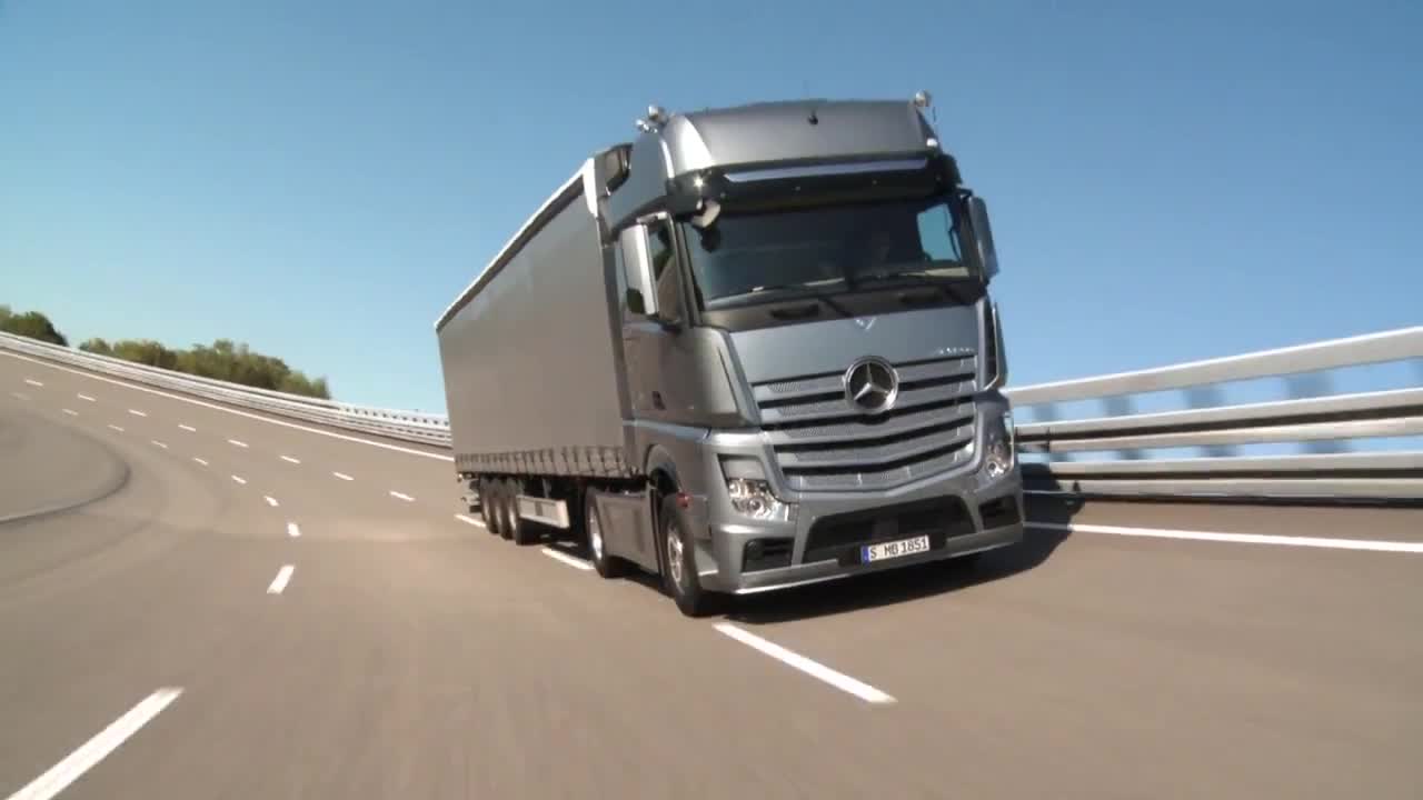 >Какво мислите са тази система за сигурност в камионите на Mercedes?!
