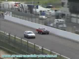 Vw Golf Срещу Dodge Charger Drag