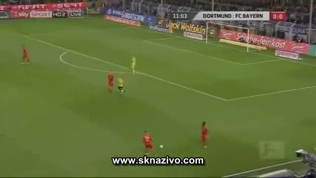 Погледнете какъв трик направи вратаря!