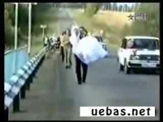 Ужасна катастрофа в сватбен ден