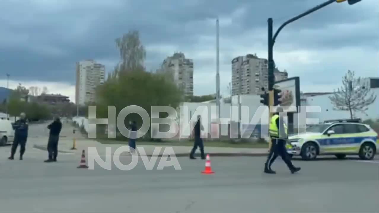 Полицай пострада при тежка катастрофа в София