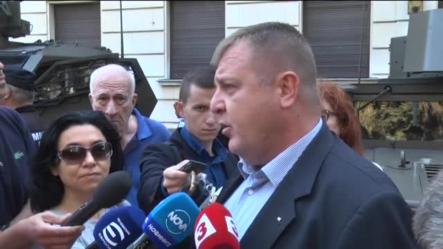 Каракачанов: Хубаво е българските граждани да имат по-чест досег до армията