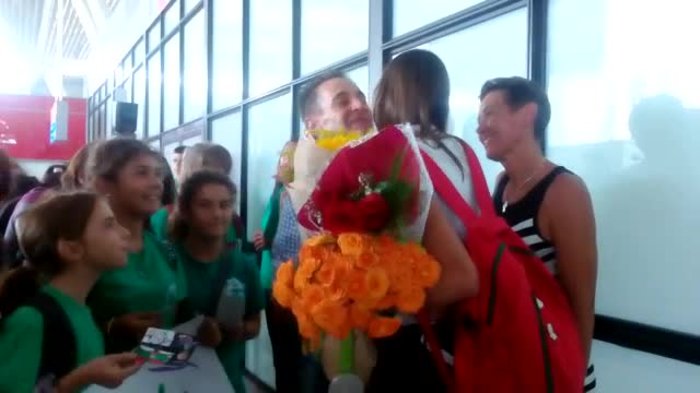 ОЛИМПИЙСКО ЩАСТИЕ: Мирела Демирева се прибра у дома