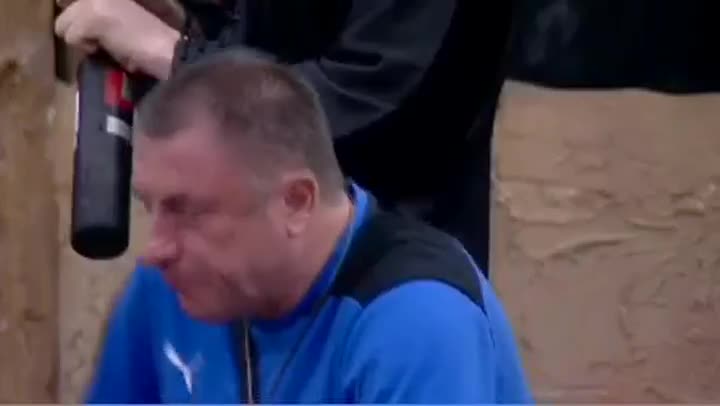 Гибона хвали Емануела