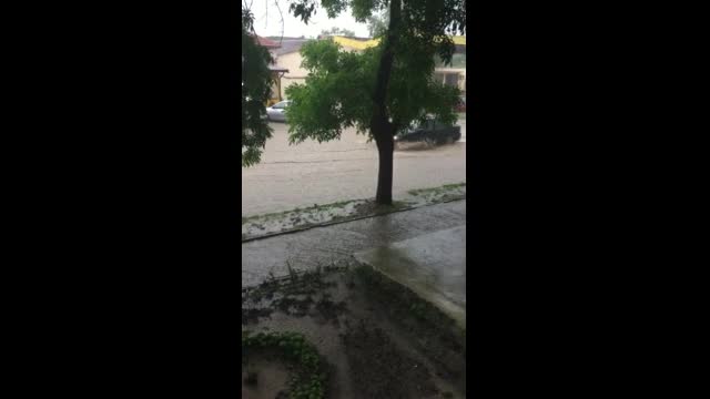 "Моята новина": Дъжд изведро в Карнобат