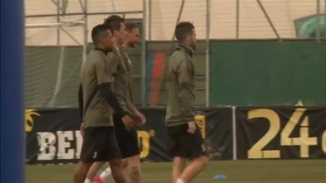 Ювентус тренира за дуела с Реал