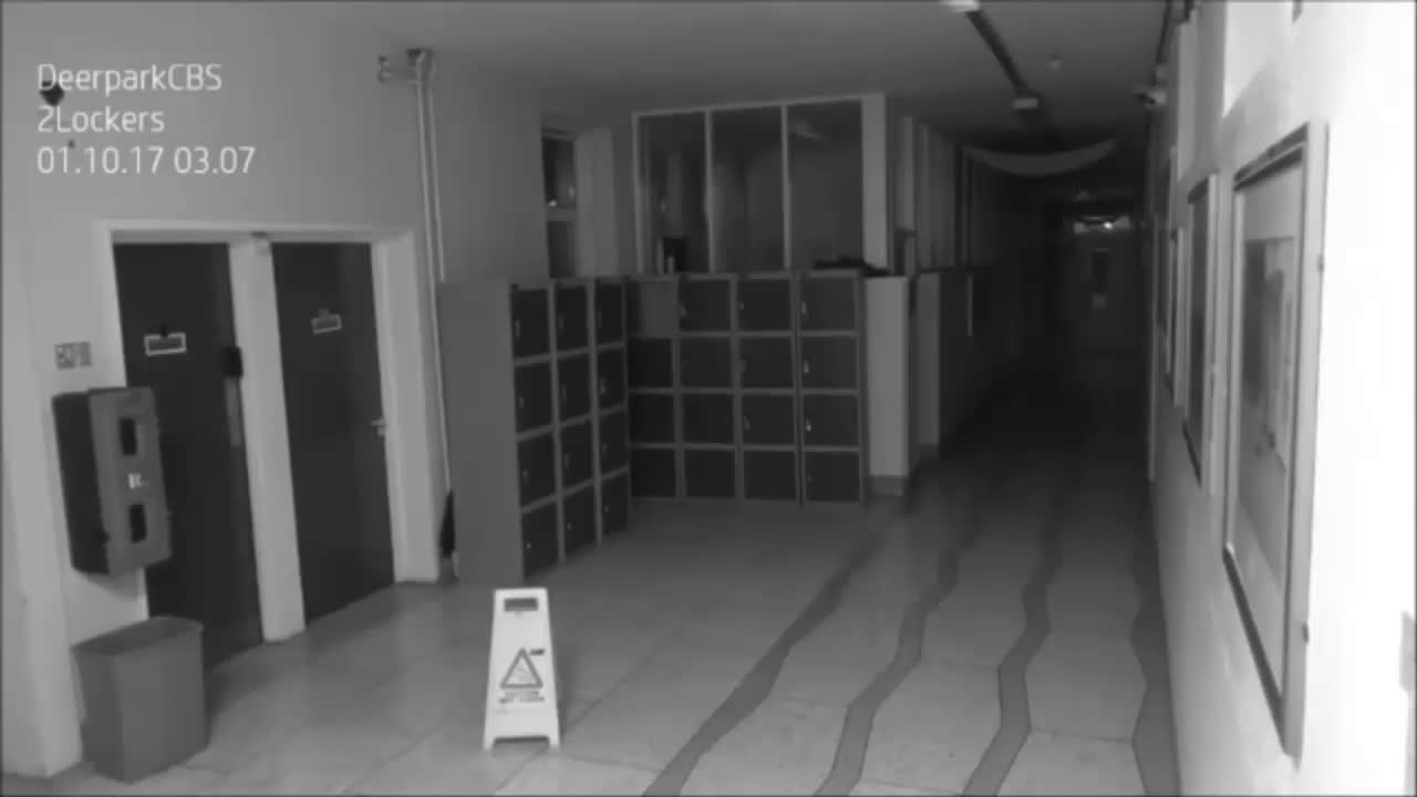Дух, уловен от камера за наблюдение