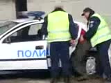 Полицай бие циганин.... 