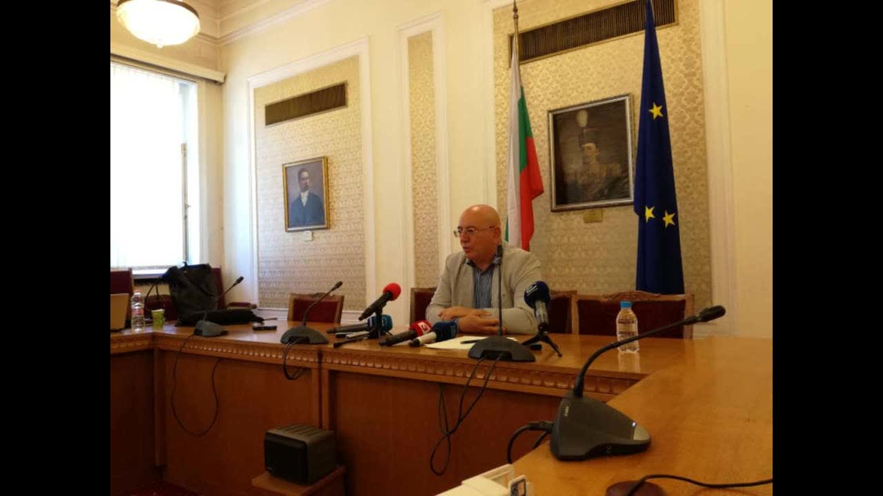 Емил Димитров-Ревизоро: Булдозер няма място в Рила