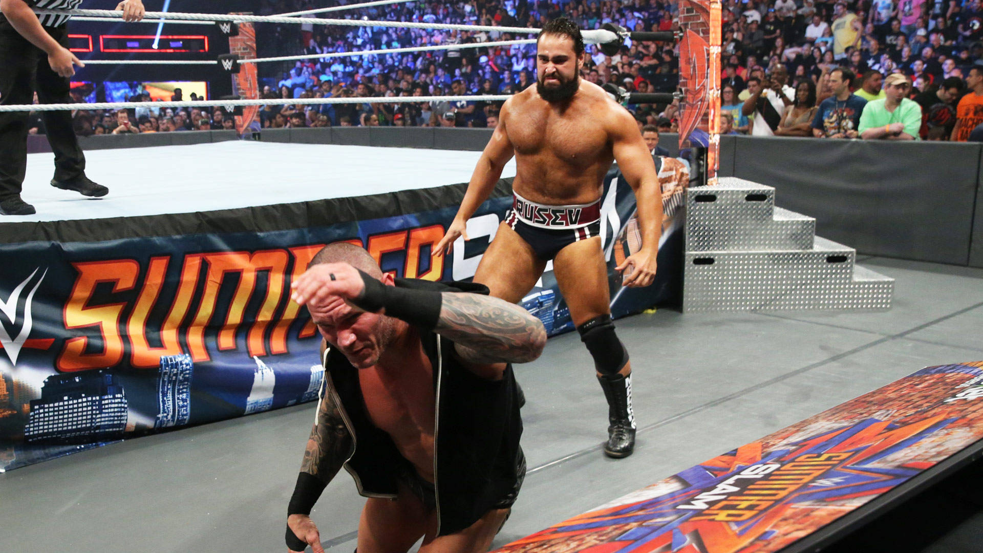 Русев напада от засада Ренди Ортън: SummerSlam 2017