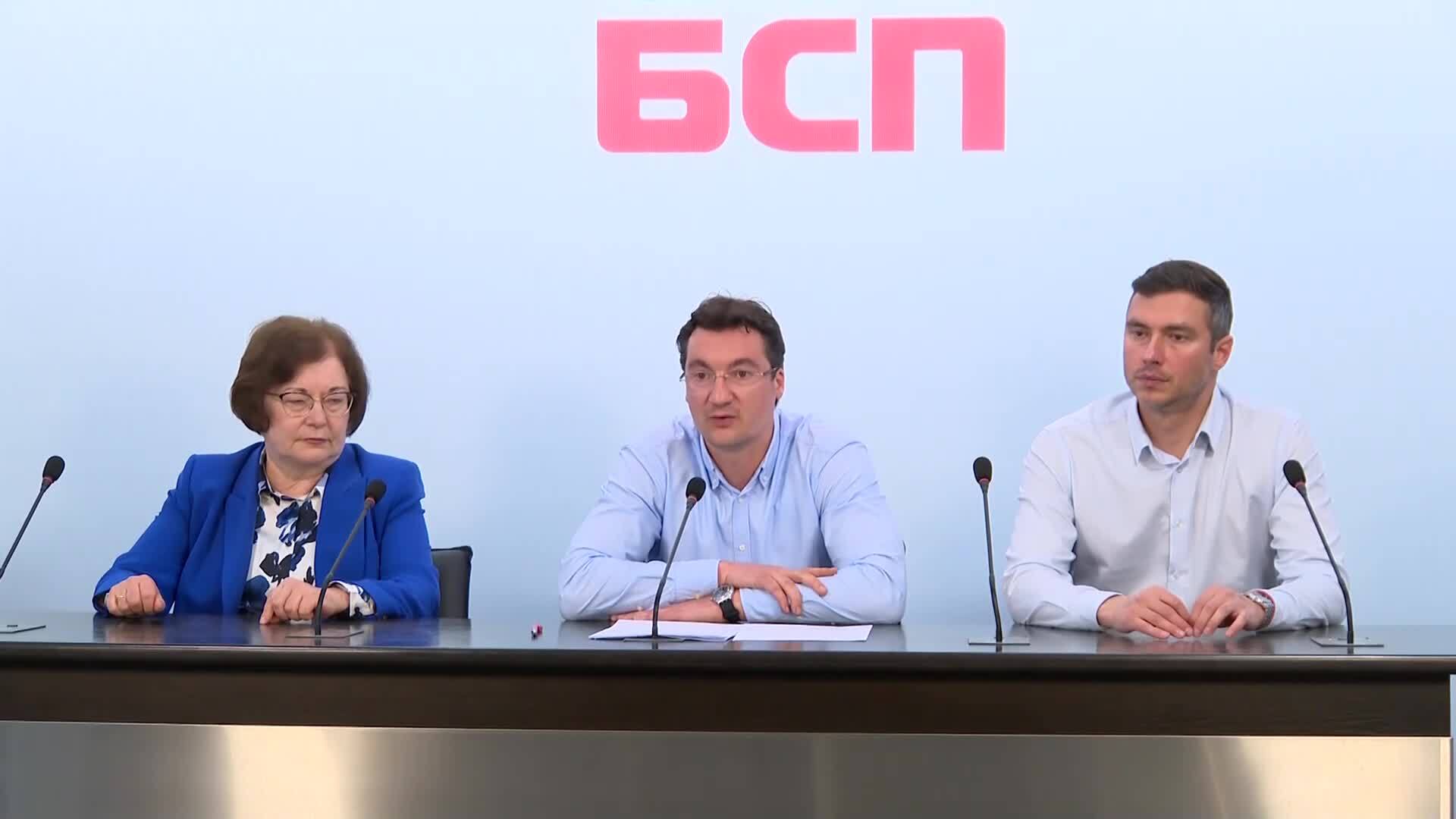 БСП свиква извънредно Националния съвет на партията, Зарков подава оставка, ако не получи вот на доверие