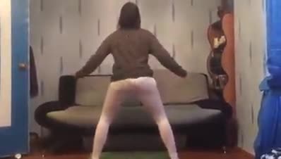Да Се Насереш Докато Twerk-ваш...