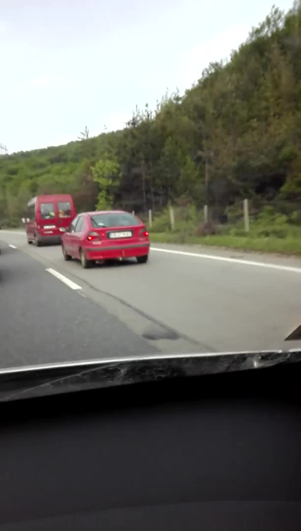 Каране в аварийна лента