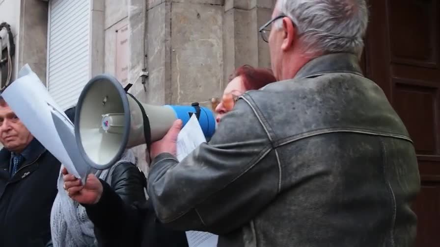 Работниците от Пристанище Варна излязоха на протест