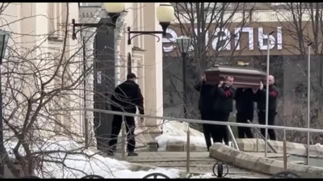Погребват Алексей Навални