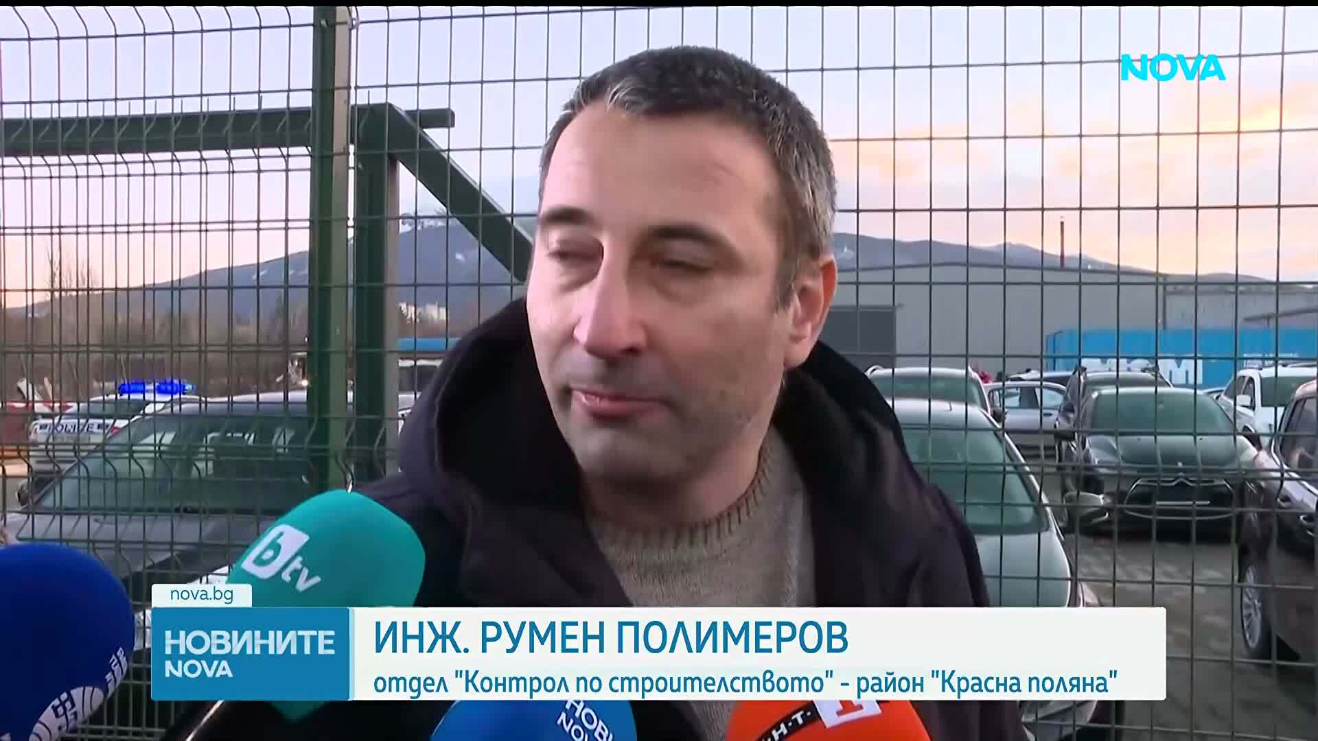 Навес падна върху трима души в София, работник загина