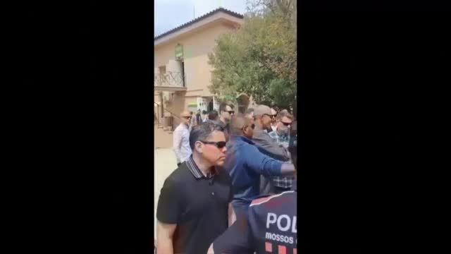 Обама и Спилбърг в манастира Монсерат в Испания