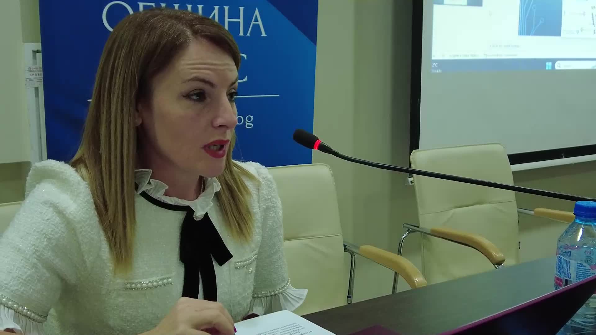 Евелина Михалева на откриването на иновативен форум в Бургас