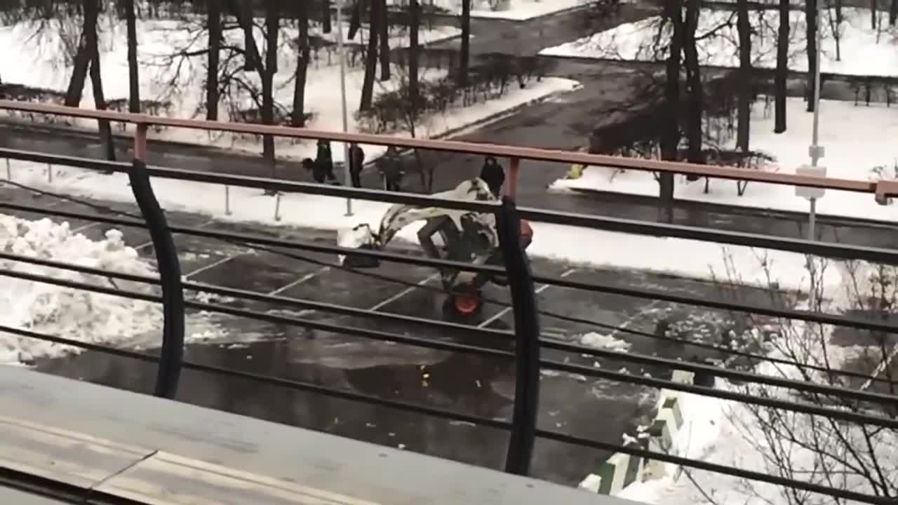 Кой казва, че не можеш да се забавляваш по време на работа!