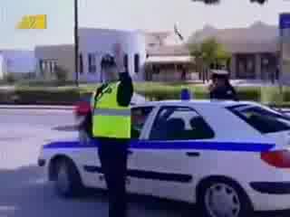 Смях - Полицай спира моторист !!!