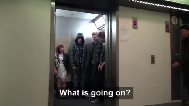 Най-досадния Джедай! Яка скрита камера :d