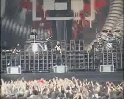 Chester От Linkin Park Прави Чупка