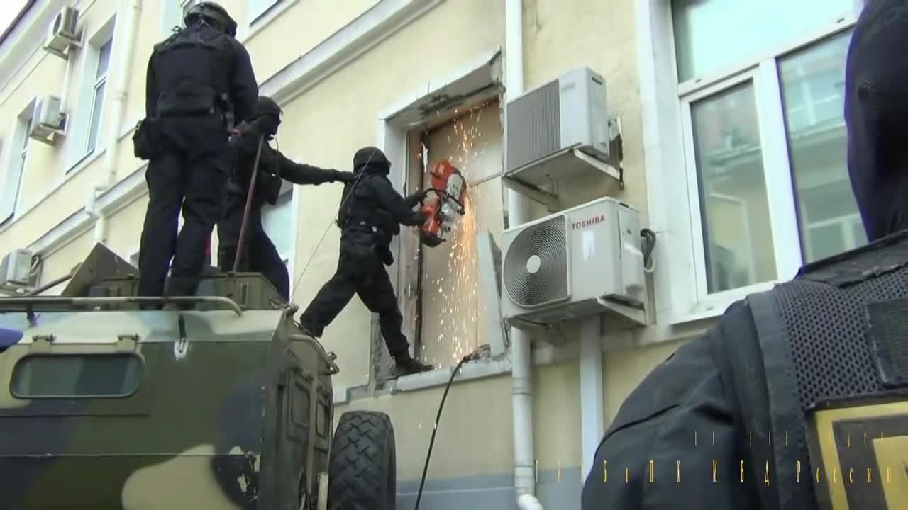 Руските спец части обискират главен офис на банкери