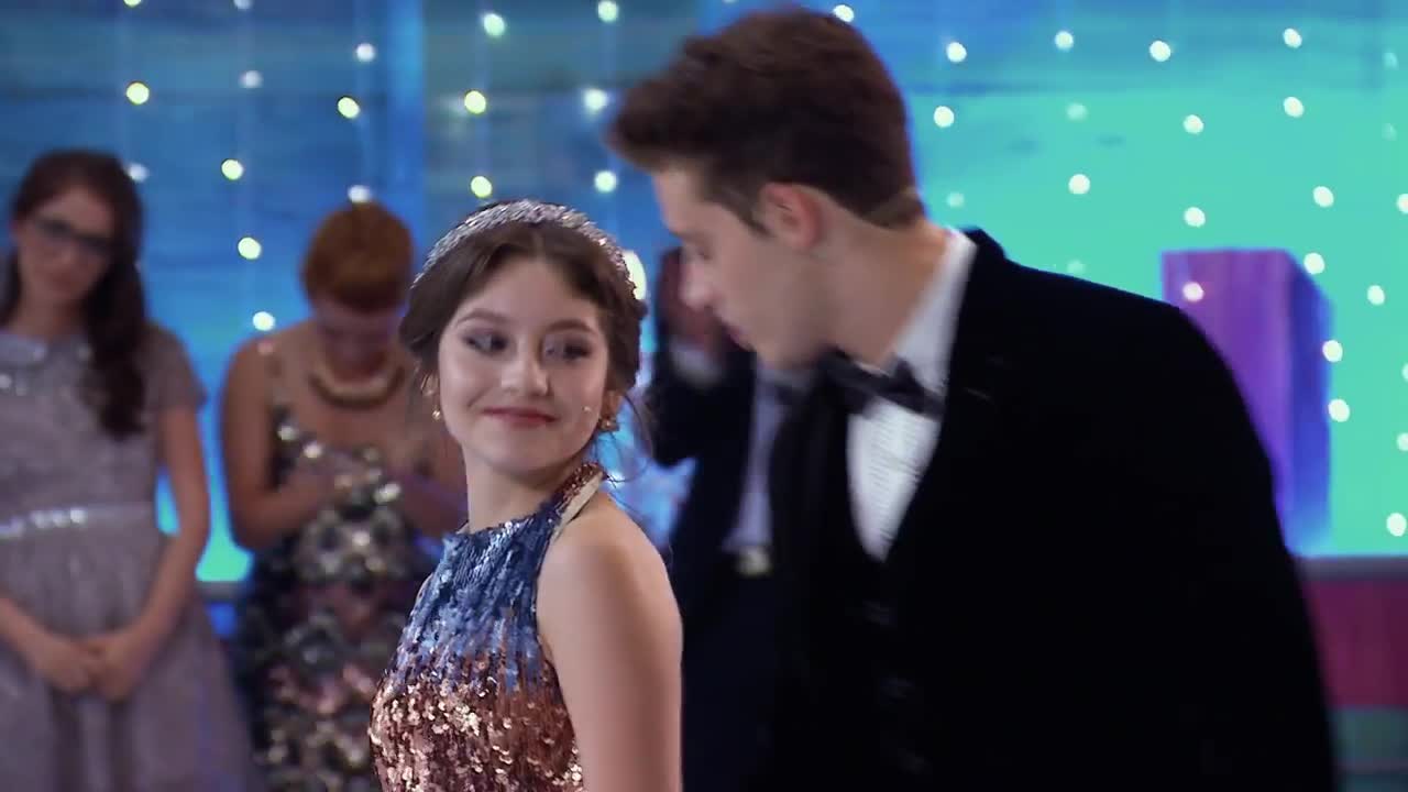 Soy Luna 2 - Луна и Матео пеят Qué más da на гала вечерта - епизод 51 + Превод