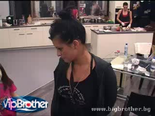 Преслава говори с камерата а тя се ебава с нея Vip Brother епизод 3