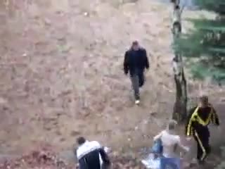 Руснак нокаутира 2-ма за 20 секунди Смях