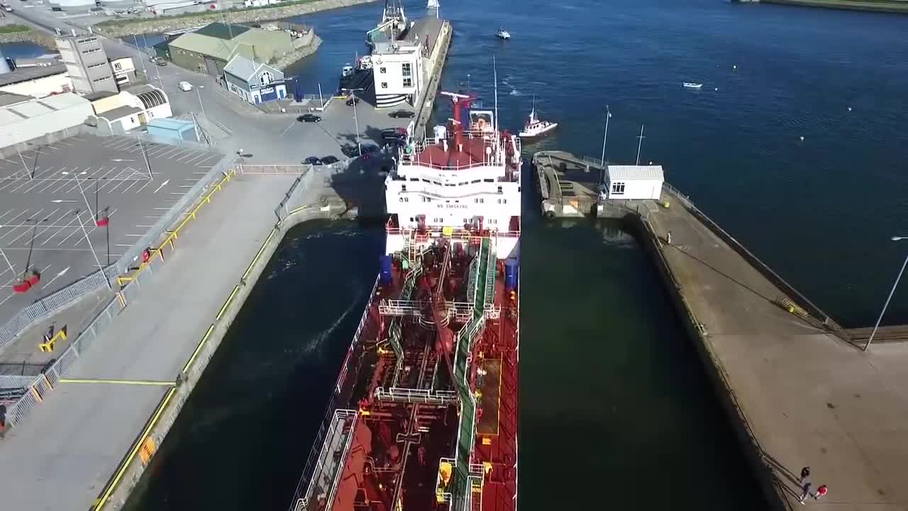 Вижте от къде мина този танкер