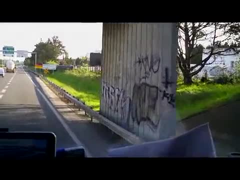 Понеделник сутрин,,,,,,,,,,,,,,,,,,