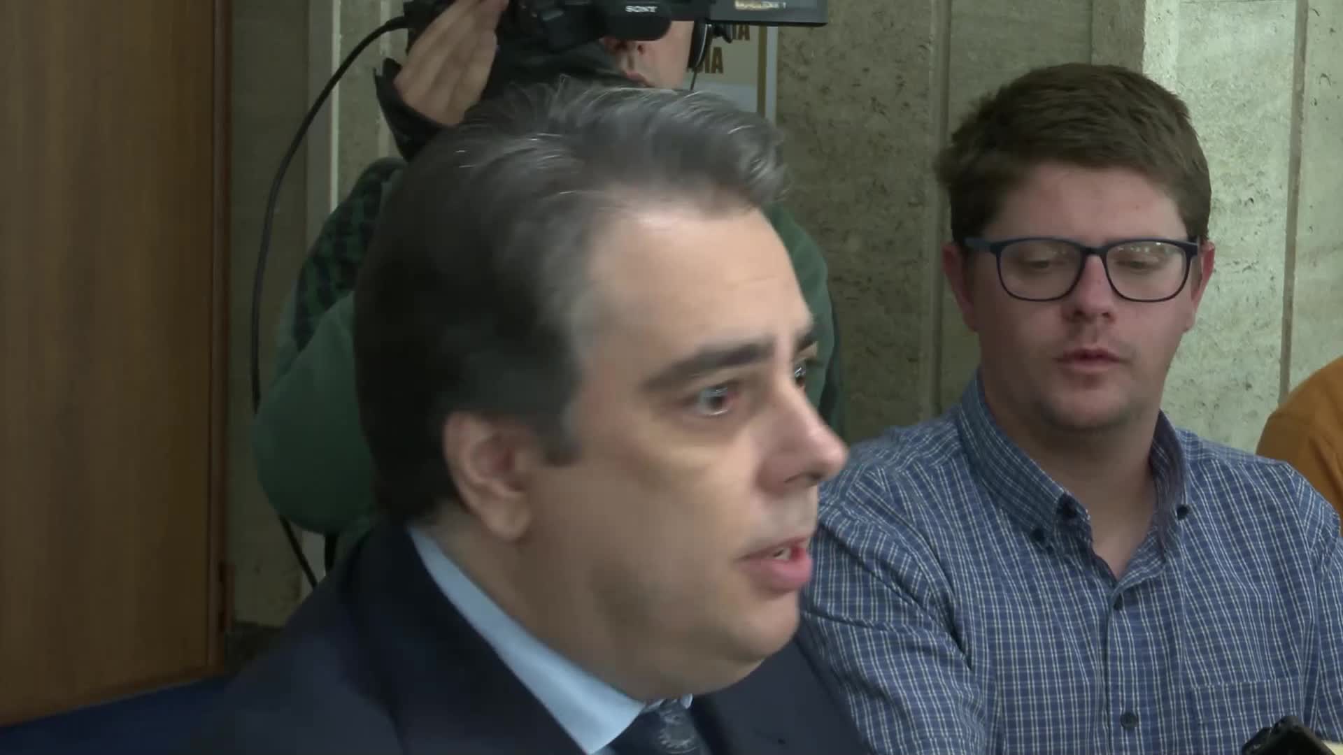 Асен Василев: Силно се надяваме всички опозиционни партии да подкрепят вота на недоверие