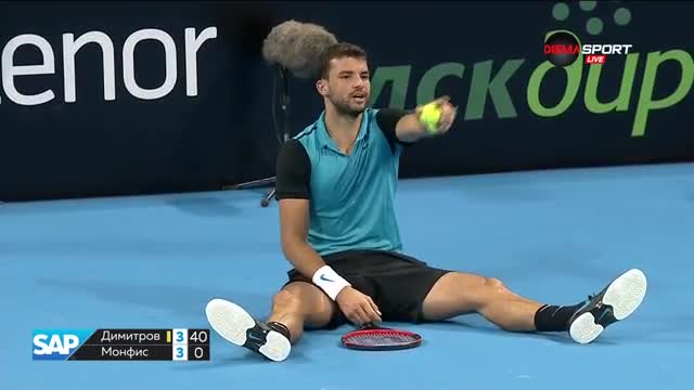 Гришо и Монфис в спор за топка на линията
