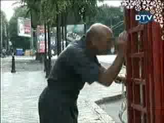 Скрита Камера - Телефонна Кабина - Съблекалня