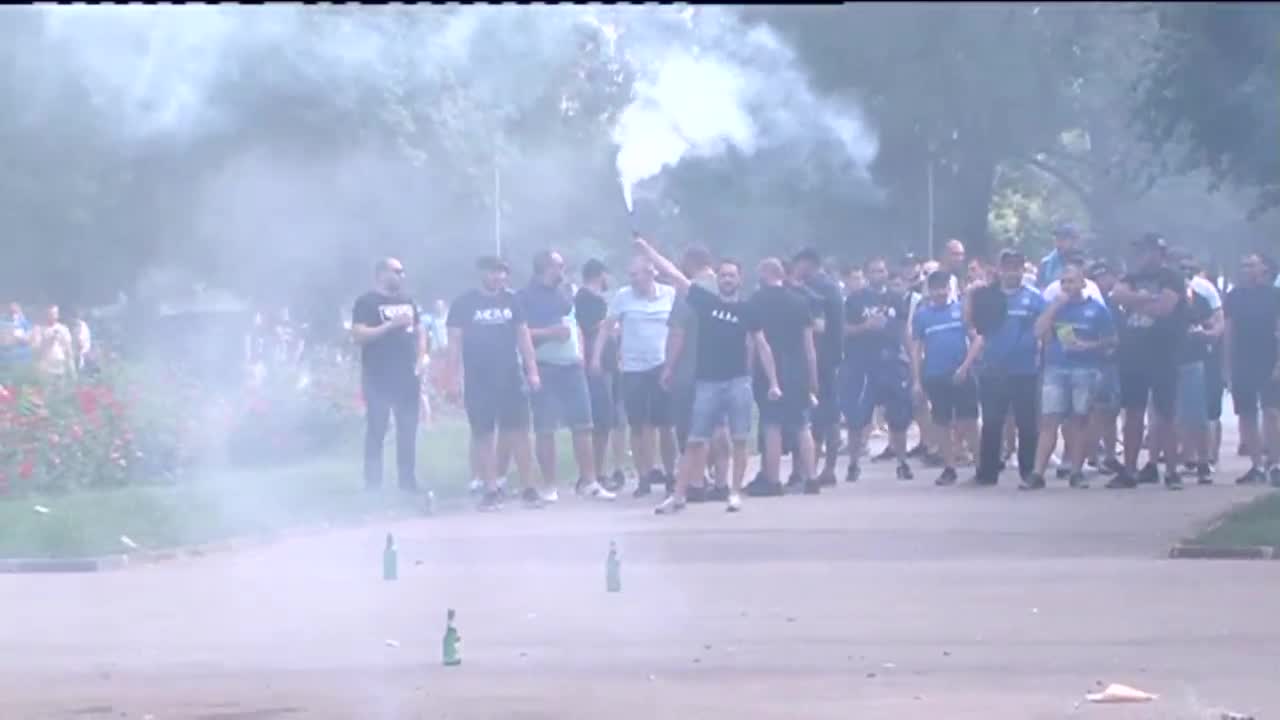 Сините фенове тръгнаха да блокират Ботевградско шосе