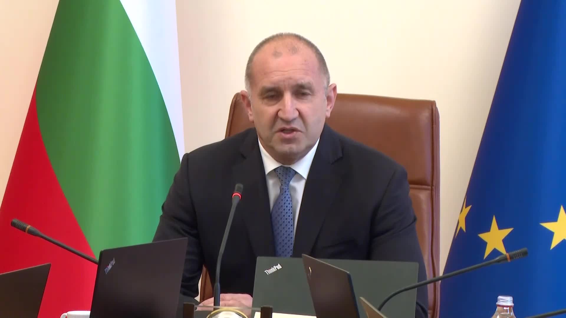 Румен Радев: Необходими са спешни мерки за овладяване на цените и повишаване на покупателната способ