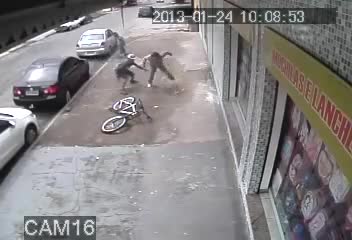 Крадец на колело? Глупав,глупав ... е колко да е глупав?