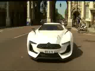 Citroen от Gran Turismo уживя по улиците на Лондон (hd)