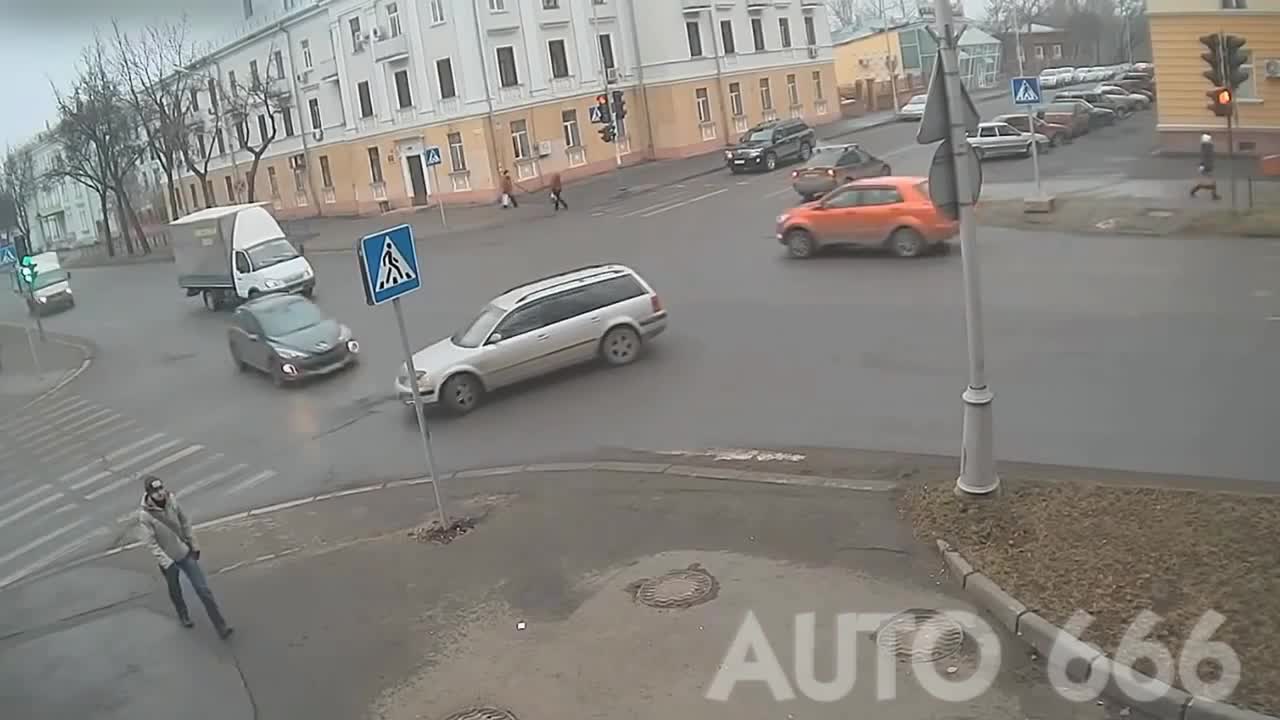 Пешеходци родени с късмет!