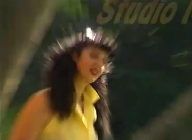 Ruska Rajic - Sta mi tvoje usne rade ( Folk arhiva )