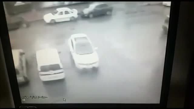 Взрив в Измир, загинаха полицай и съдебен служител