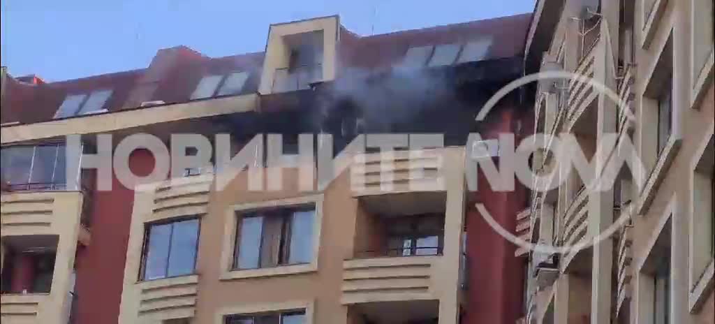 Голям пожар в блок в София