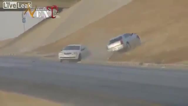 Луд дрифт на магистрала завършва кофти...