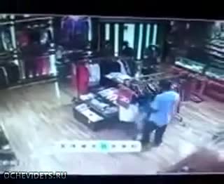 Така се наказват крадците в Русия!!!